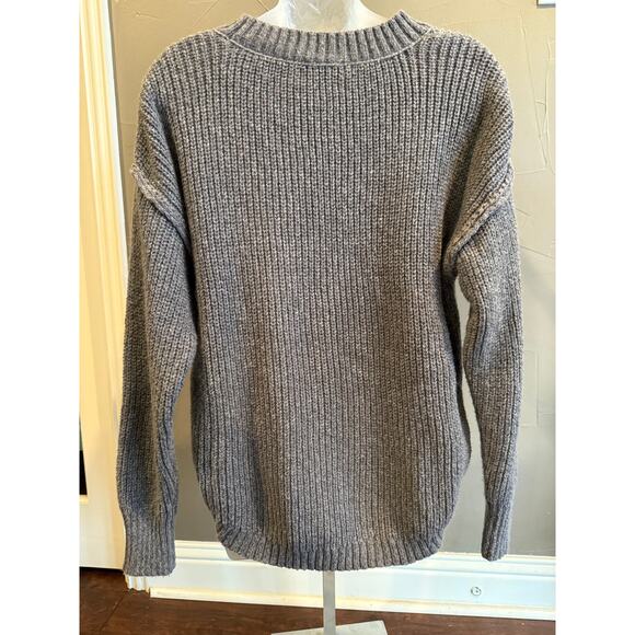 SO Sweater - Picture 2 of 3